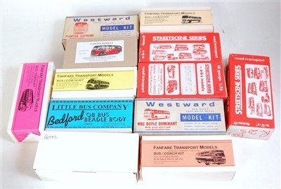 Lot 1453 - 12 various boxed white metal and resin vintage...