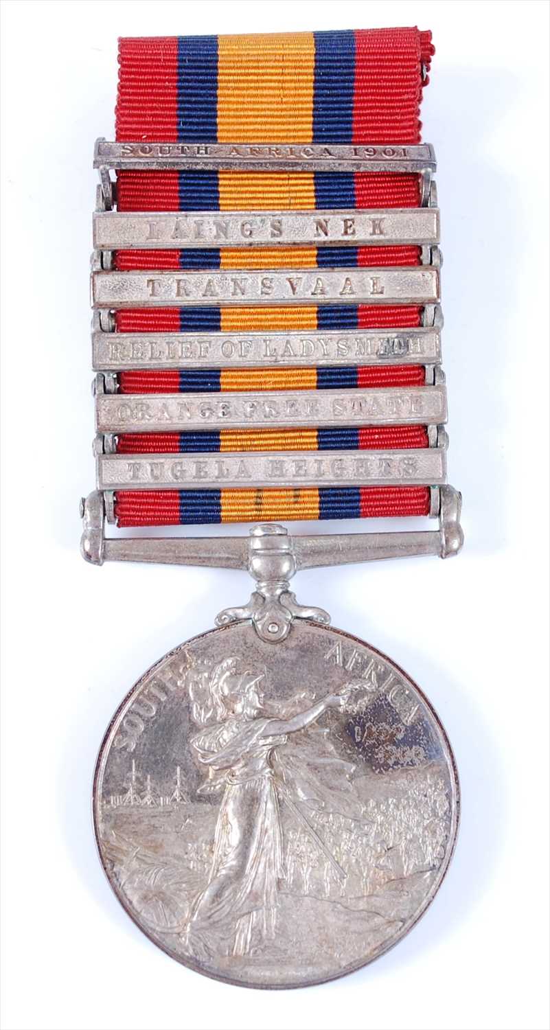 Lot 1 - A Queen's South Africa medal, (1899-1902)