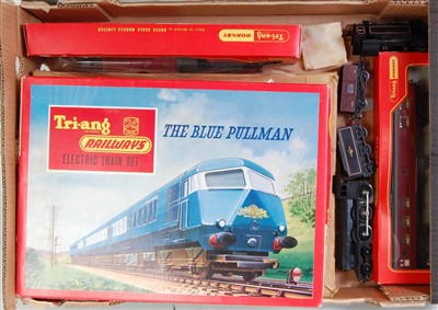 Lot 673 - Triang items including RS52 Blue Pullman train...