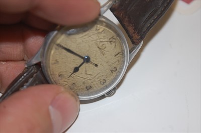Lot 319 - A gentleman's Omega military wristwatch