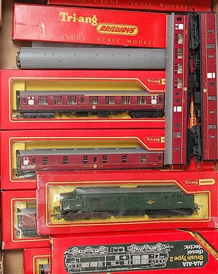 Lot 831 - Mixed collection of Triang Hornby including...