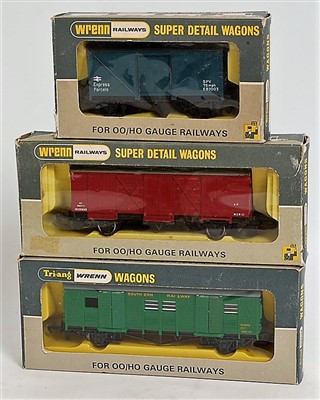 Lot 821 - Three Wrenn Railways wagons W4305X passenger...