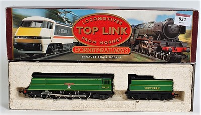 Lot 822 - A Hornby R265 Southern malachite green West...