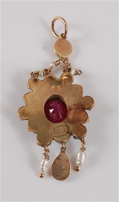 Lot 2751 - A 9ct yellow gold multi-stone flower pendant,...