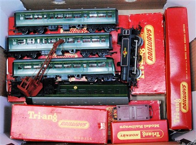 Lot 948 - Mixed Triang, a boxed 4 car green DMU (G-BG),...