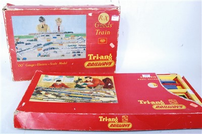 Lot 949 - Two Triang train sets R2x appears complete but...