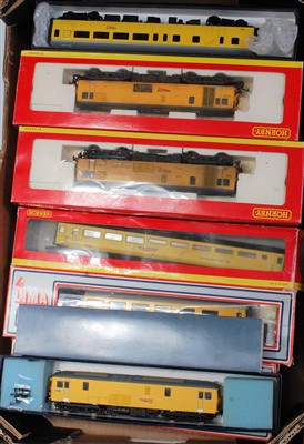 Lot 923 - Tray containing 14 items by Hornby, Lima,...