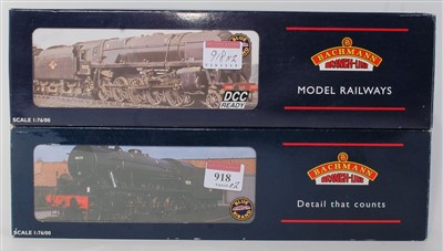 Lot 918 - Similar to above lot a Bachmann 32-250 WD...