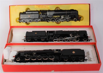 Lot 914 - Three Hornby earlier series BR class 9F...