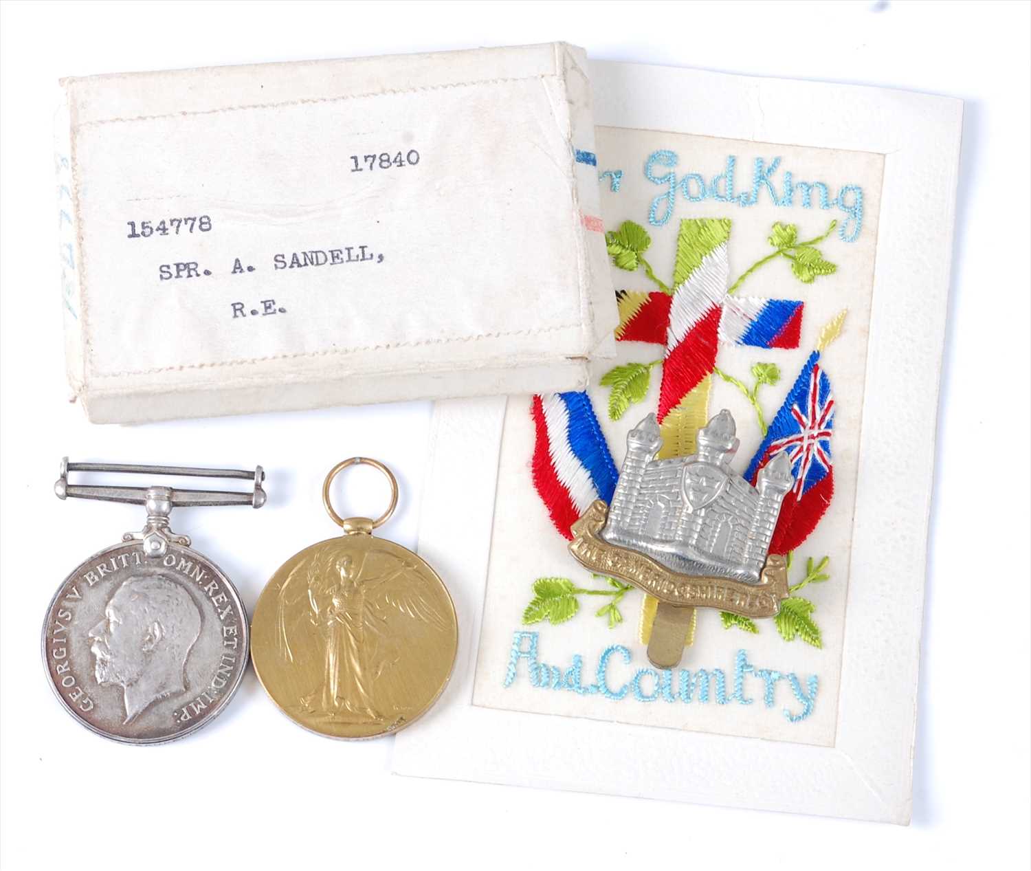 Lot 245 - A WW I British War and Victory duo