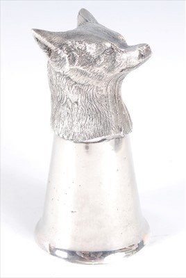 Lot 456 - A contemporary silver plated stirrup cup