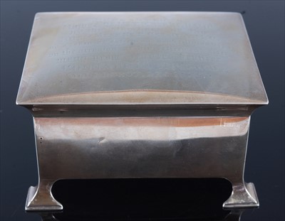 Lot 160 - A George V silver table cigarette box