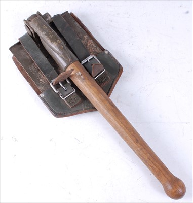 Lot 199 - A post WW II military entrenching tool