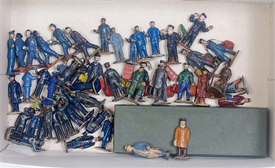 Lot 439 - Approx 50 mainly Hornby figures: porters,...