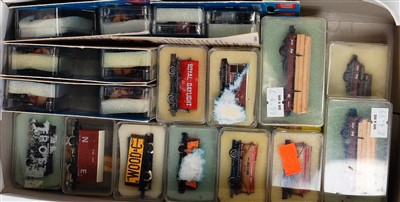 Lot 985 - 27 Peco N gauge wagons, boxed, includes 8x...