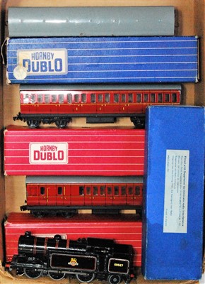 Lot 1011 - A Hornby Dublo EDL17 gloss black tank engine...