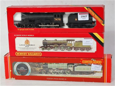 Lot 1065 - 3 Hornby locomotives R053 LNER green...