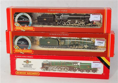 Lot 1066 - Hornby R309 BR lined green class A4 engine and...