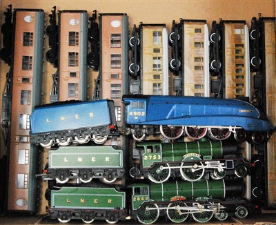 Lot 1031 - 3 Hornby engines and tenders LNER blue No....