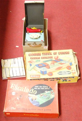 Lot 159 - A collection of games to include Escalado by...