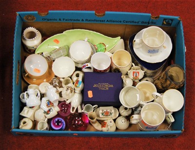 Lot 176 - A collection of various ceramics to include...