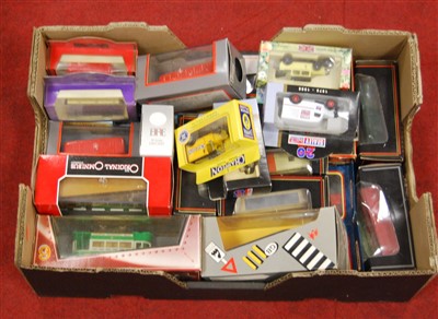Lot 177 - A collection of various modern issue diecast...