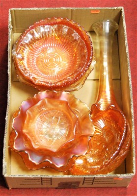 Lot 54 - A box of Marigold carnival glassware to...