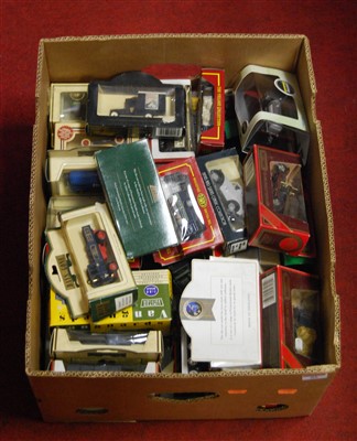 Lot 85 - A box of boxed modern issue diecast toy...