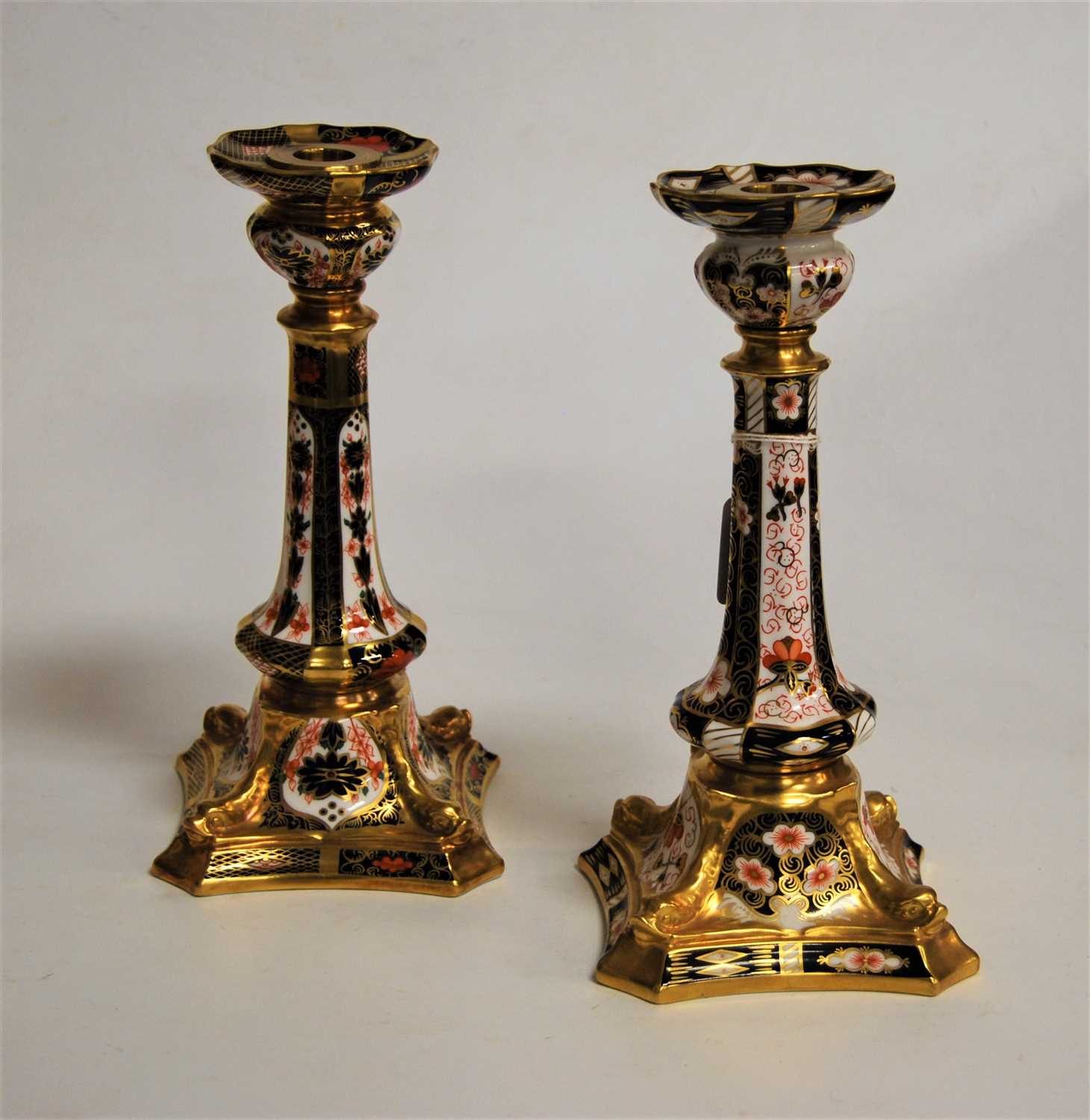 Lot 199 - A matched pair of modern Royal Crown Derby...