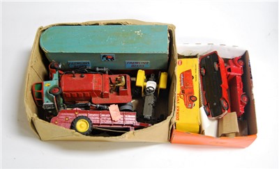 Lot 237 - A boxed Dinky Toys diecast Mobilgas tanker, No....