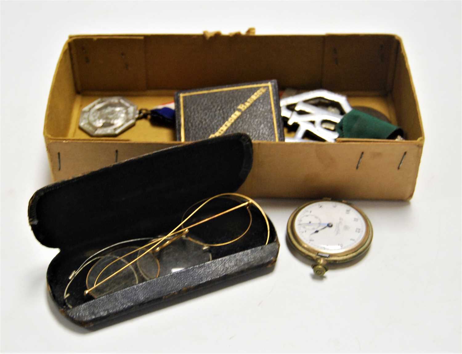 Lot 295 - A small collection of miscellaneous items, to...
