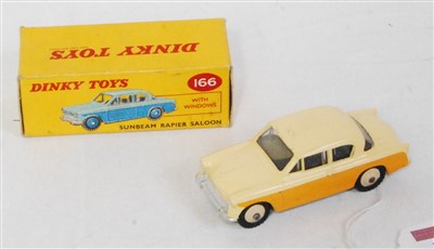 Lot 1977 - A Dinky Toys No. 166 Sunbeam Rapier saloon...