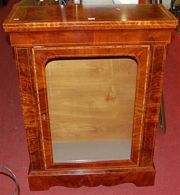 Lot 1177 - A contemporary figured walnut and inlaid...