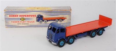 Lot 2007 - A Dinky Toys No. 903 Foden flat truck with...