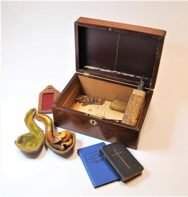 Lot 364 - A Victorian rosewood box and contents, to...