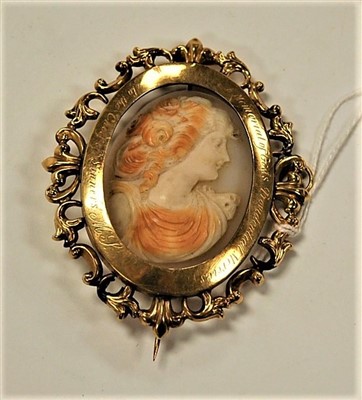 Lot 281 - A Victorian shell carved cameo brooch, carved...