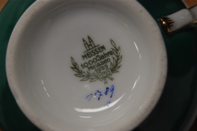 Lot 382 - A box of miscellaneous china, to include large...