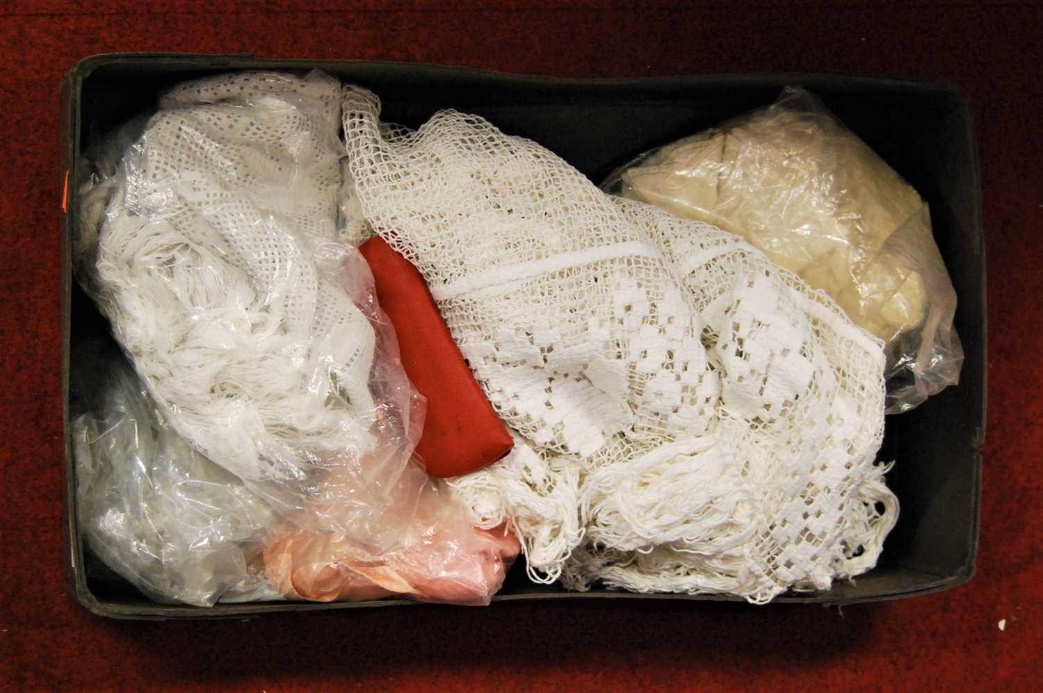 Lot 397 - A box of miscellaneous lace and linen and...