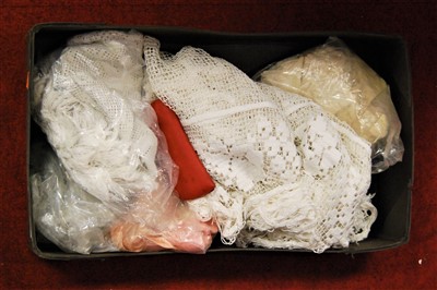 Lot 397 - A box of miscellaneous lace and linen and...