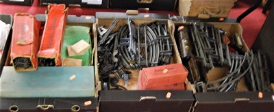 Lot 398 - Three boxes of miscellaneous mainly 0 gauge...