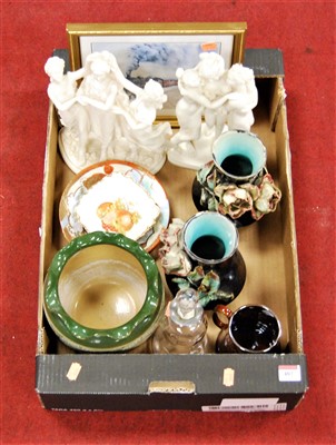 Lot 407 - A box of miscellaneous china to include...