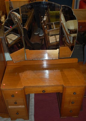 Lot 1359 - An Art Deco oak two piece bedroom suite...