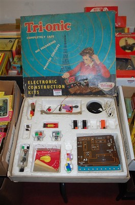 Lot 1410 - An incomplete Triang electronic construction...