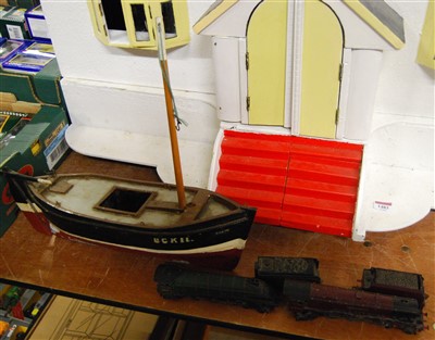 Lot 1484 - An early 20th century model of a lead hulled...