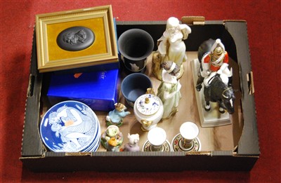 Lot 486 - A collection of ceramics to include a Wedgwood...