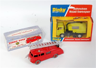 Lot 2025 - A Dinky Toys boxed diecast group to include No....