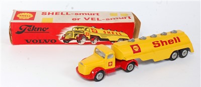 Lot 2724 - A Tekno No. 434 articulated Volvo Shell petrol...