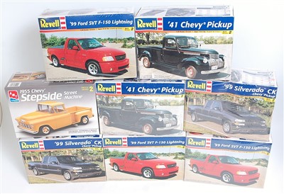 Lot 1432 - Eight various boxed Revell 1/25 scale Classic...