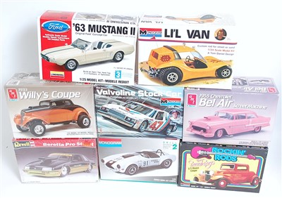 Lot 1434 - Eight various boxed AMT/ERTL, Lindberg, Revell...