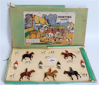 Lot 1281 - A Britains Hunt Series No. 234 1950s boxed set...